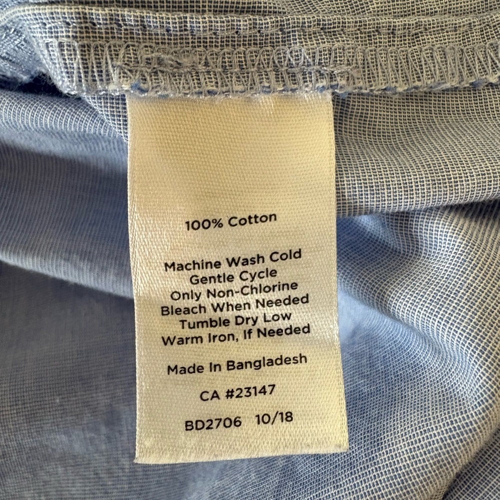Small Petite Talbots Blue Chambray Sleeveless Button Down Shirt - Picture 10 of 10